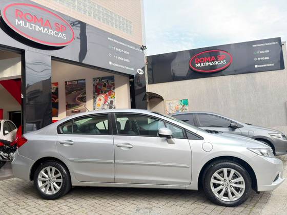 HONDA CIVIC 1.8 LXS 16V FLEX 4P AUTOMÁTICO HONDA CIVIC 1.8 LXS 16V FLEX 4P AUTOMÁTICO